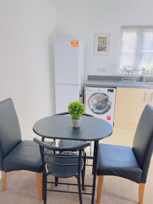 Starview Apartment-Vitoria Lexden Luaran gambar