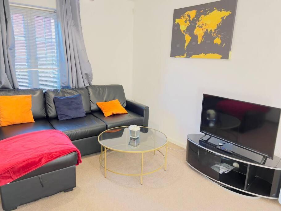 Starview Apartment-Vitoria Lexden Luaran gambar